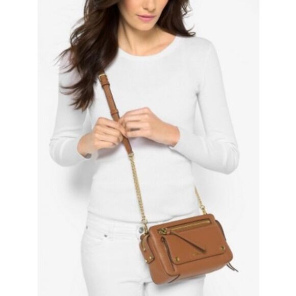 MICHAEL KORS Brown Leather Multi-compartment E/W MITCHELL Chain Camera Crossbody - Picture 4 of 16